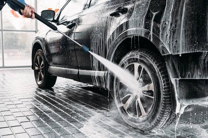 Máy rửa xe gia đình: Đầu tư thông minh cho người yêu xe