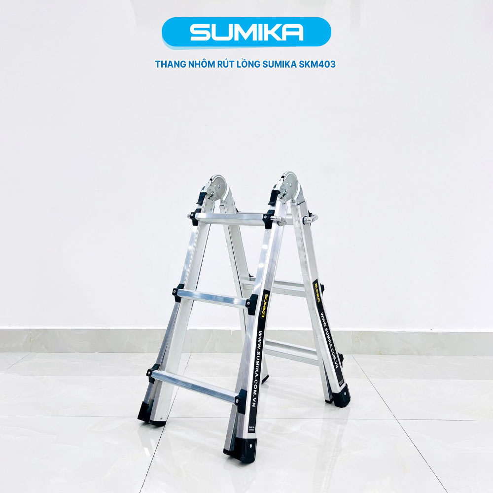 A Sumika SKM403 aluminum sliding aluminum ladder